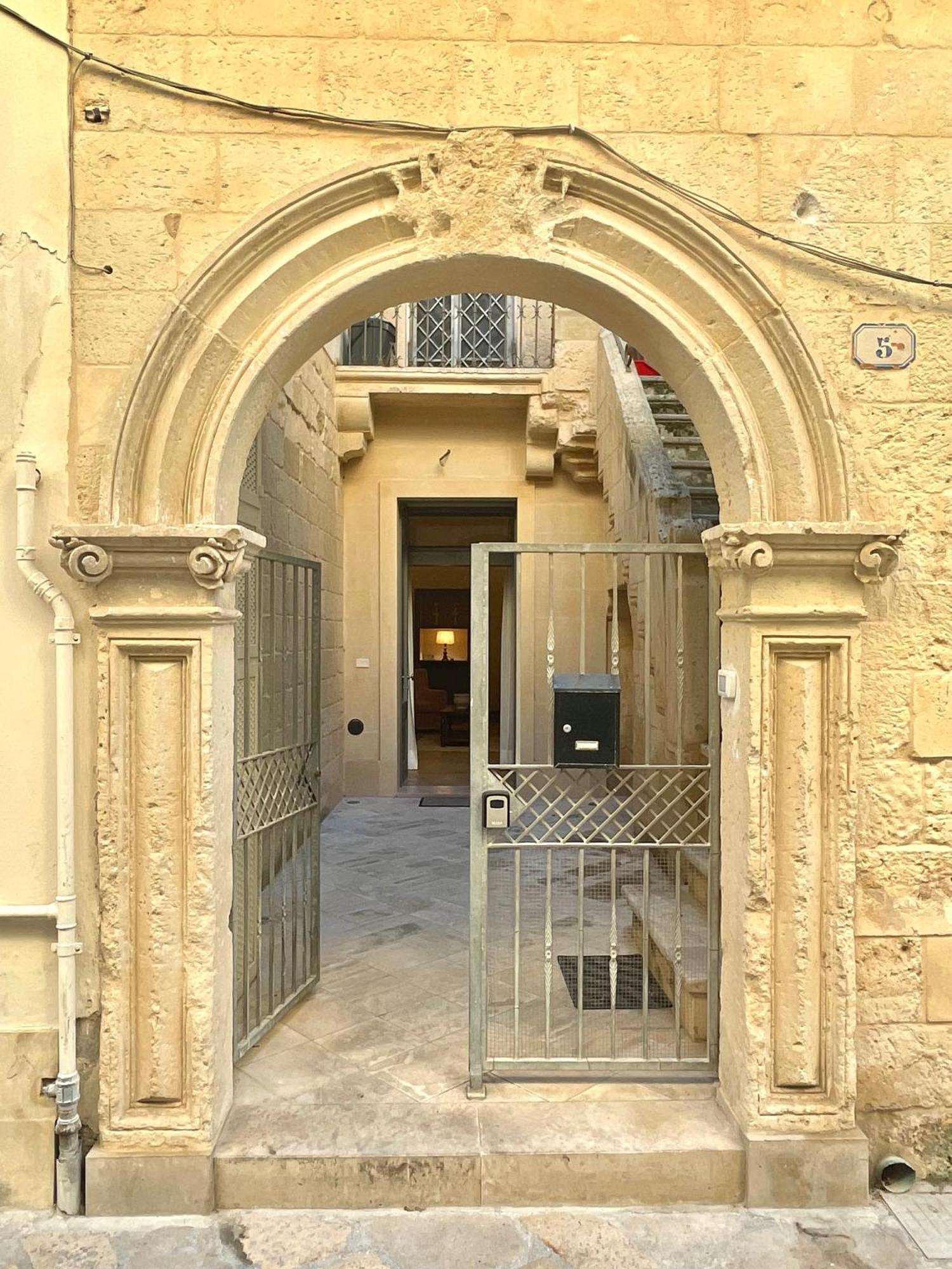 לצ'ה Corte D'Oro Nel Centro Storico - Wi-Fi & Netflix מראה חיצוני תמונה